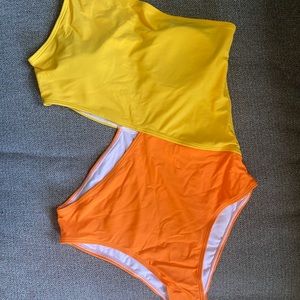 One shoulder cutout one piece swimsuit